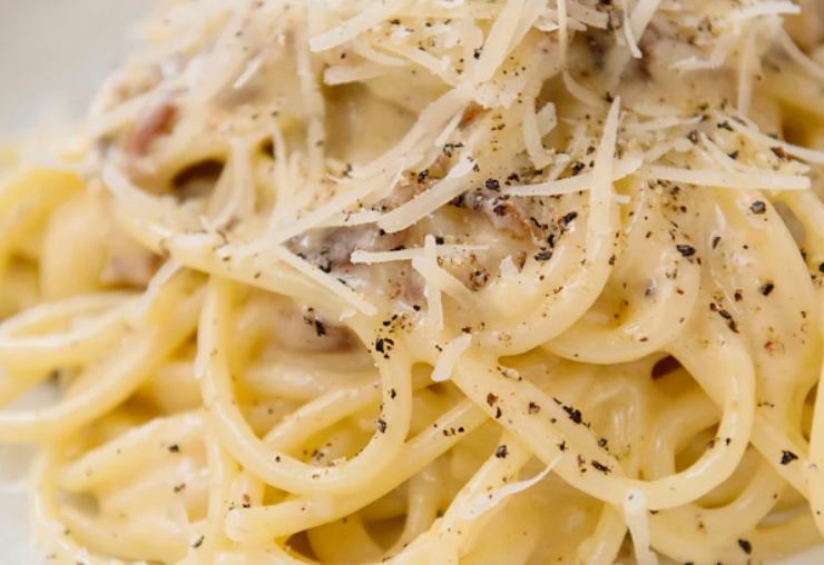 cacio e pepe con le fave